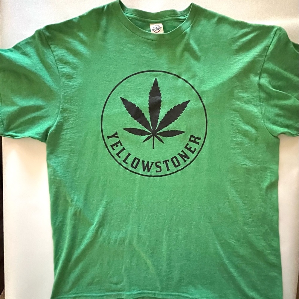 Yellowstoner T-shirt size XL